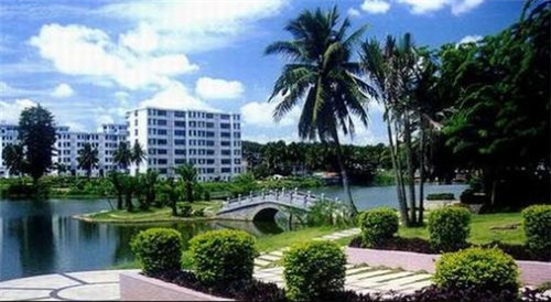 现在在滦平县有多少家杨国福麻辣烫加盟店，滦平县开一家麻辣烫店要投多少钱